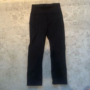 BLACK LULULEMON IN MOVEMENT LEGGING